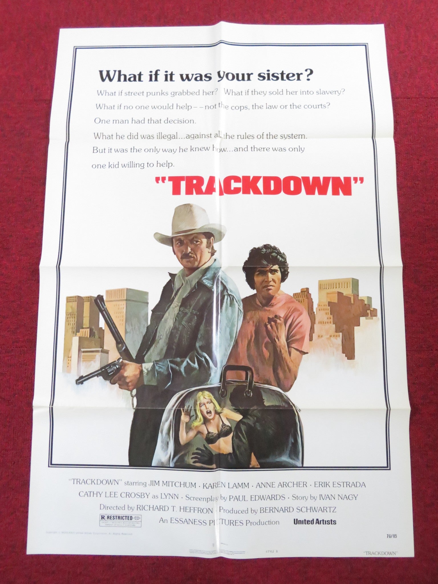 TRACKDOWN - STYLE B FOLDED US ONE SHEET POSTER JAMES MITCHUM KAREN LAMM 1976 Rendezvous Cinema Movie posters