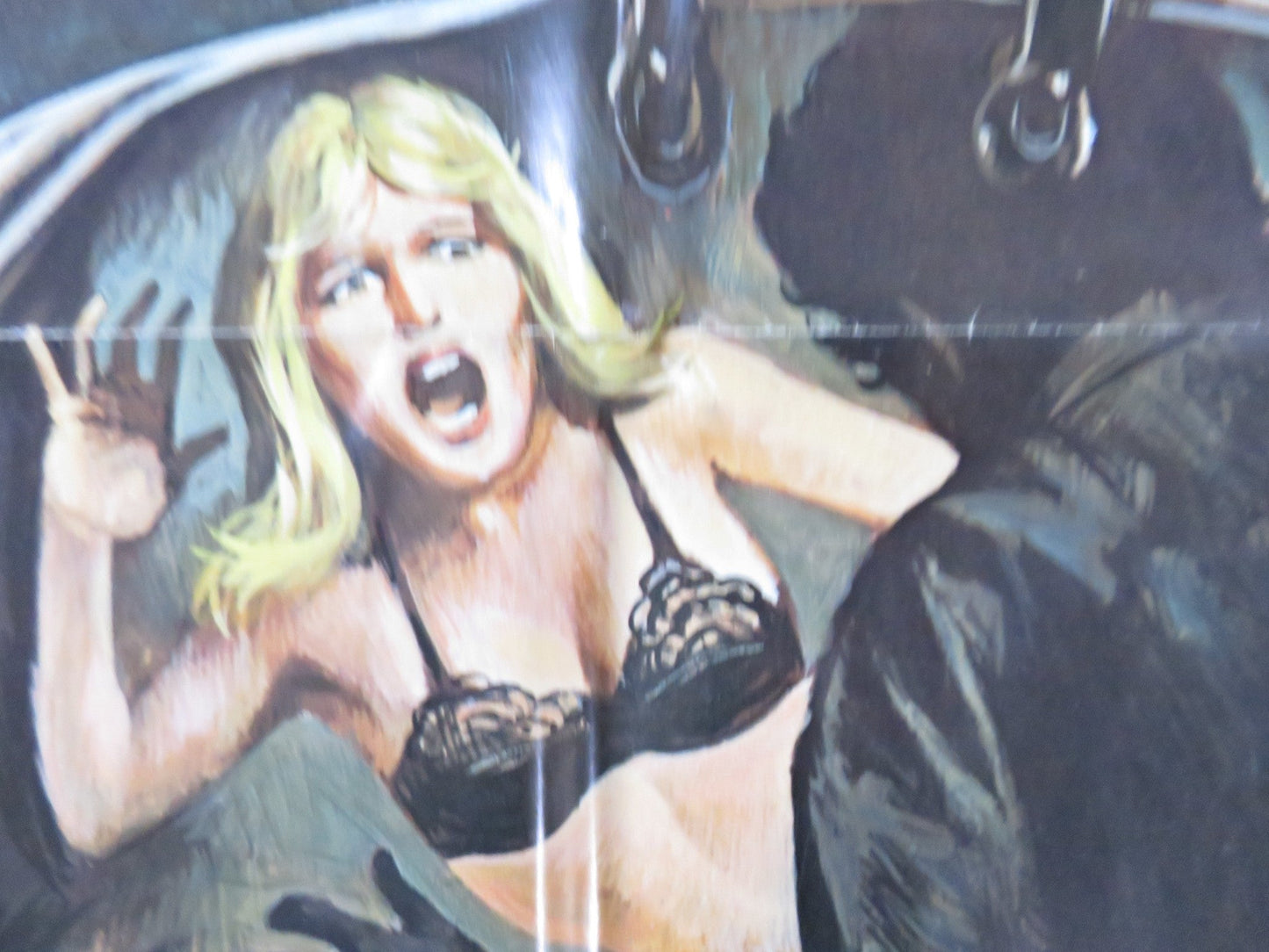 TRACKDOWN - STYLE B FOLDED US ONE SHEET POSTER JAMES MITCHUM KAREN LAMM 1976 Rendezvous Cinema Movie posters