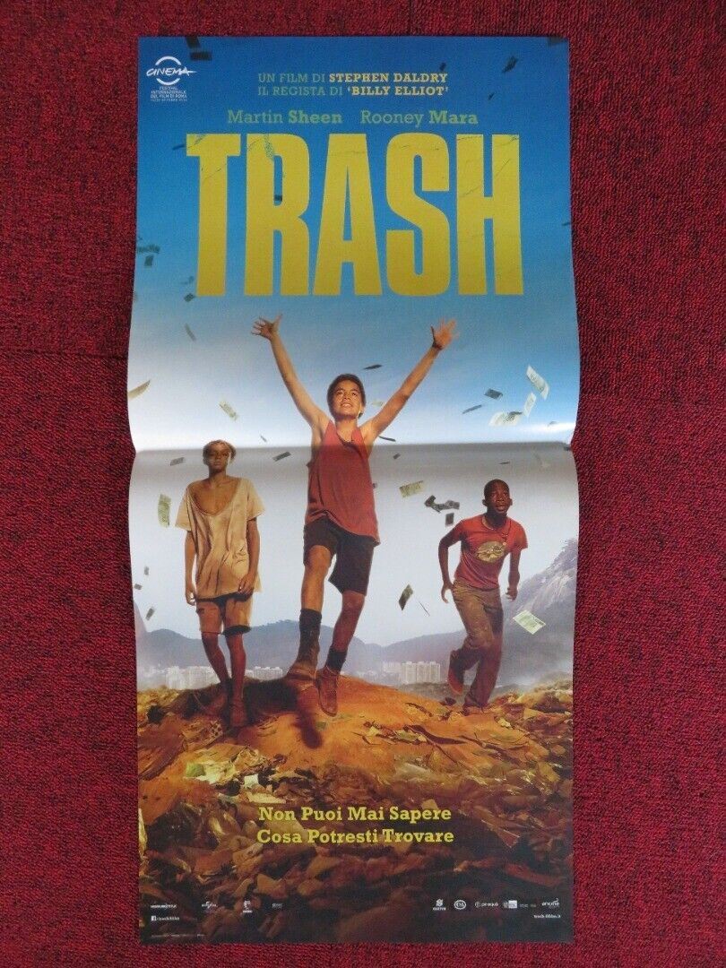 TRASH ITALIAN LOCANDINA (26.5"x12.5") POSTER MARTIN SHEEN 2014 - Rendezvous Cinema