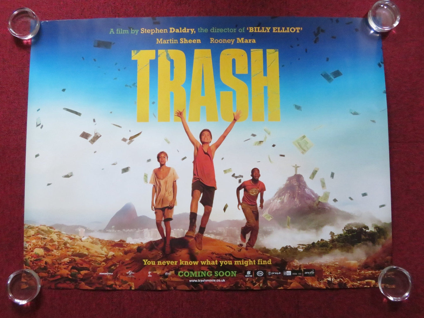 TRASH UK QUAD (30"x 40") ROLLED POSTER RICKSON TEVEZ WAGNER MOURA 2014 Rendezvous Cinema Movie posters