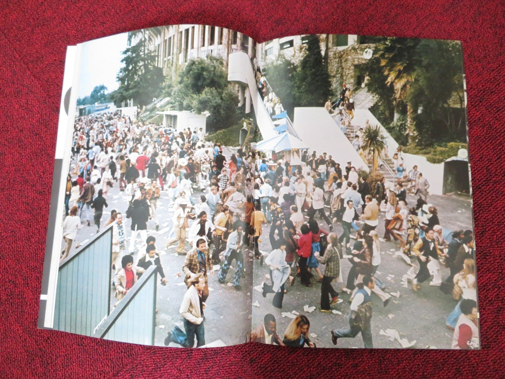 TWO MINUTE WARNING JAPANESE BROCHURE / PRESS BOOK CHARLTON HESTON 1976 Rendezvous Cinema Movie posters