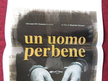 UN UOMO PERBENE ITALIAN LOCANDINA (27.5"x13") POSTER STEPHANIE FREISS 1999 Movie posters