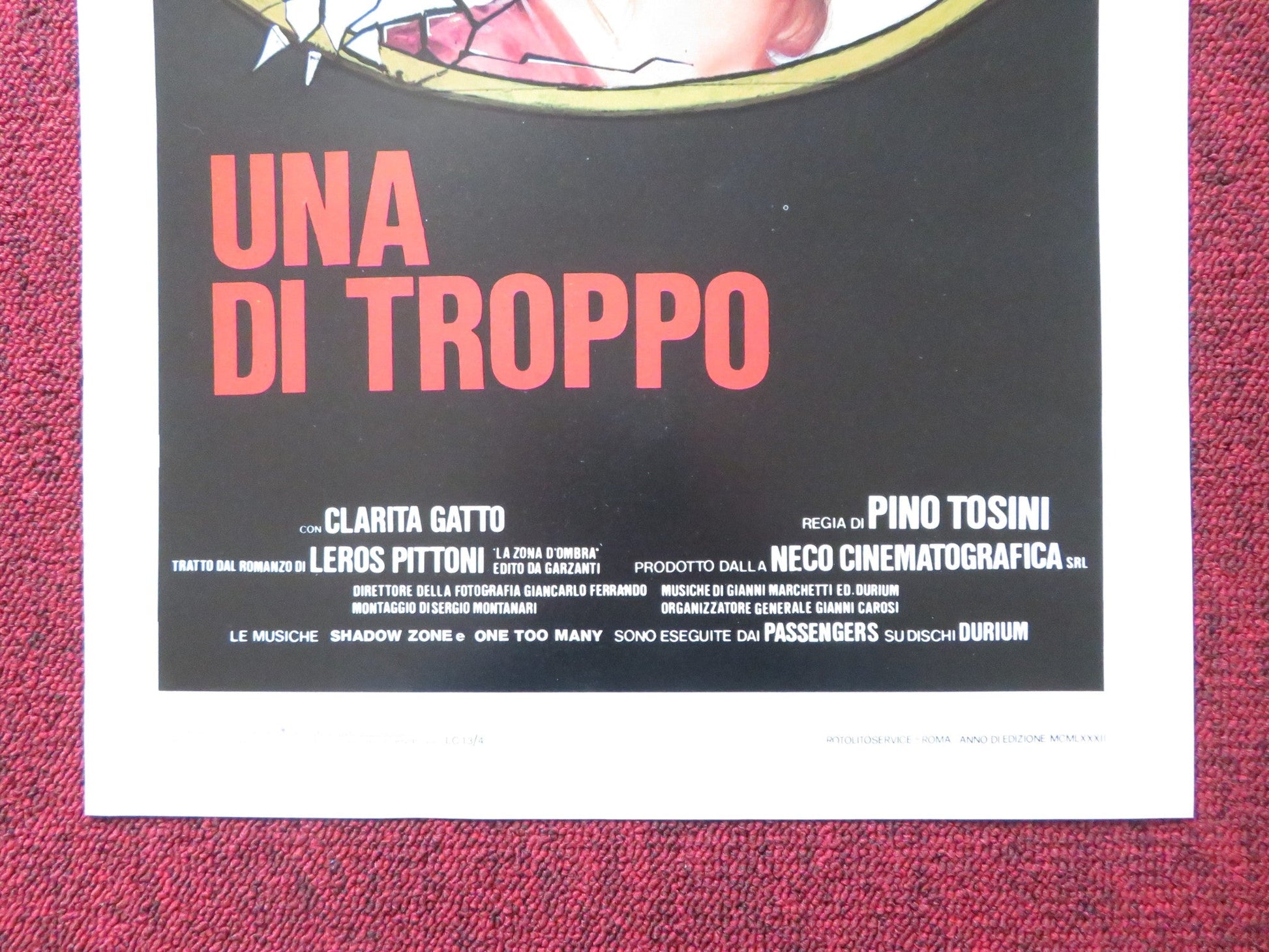 UNA DI TROPPO ITALIAN LOCANDINA POSTER JOHN SAXON DALILA DI LAZZARO 1982 Rendezvous Cinema Movie posters