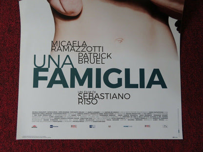UNA FAMIGLIA ITALIAN LOCANDINA (26.5"x13") POSTER MICAELA RAMAZZOTTI 2017 Movie posters