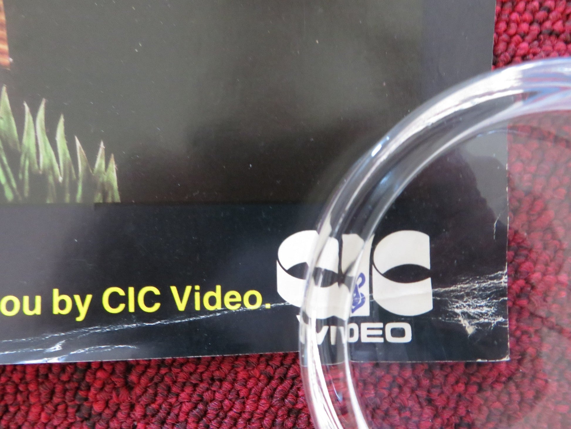 UNCOMMON VALOUR VHS VIDEO POSTER GENE HACKMAN ROBERT STACK 1983 Rendezvous Cinema Movie posters