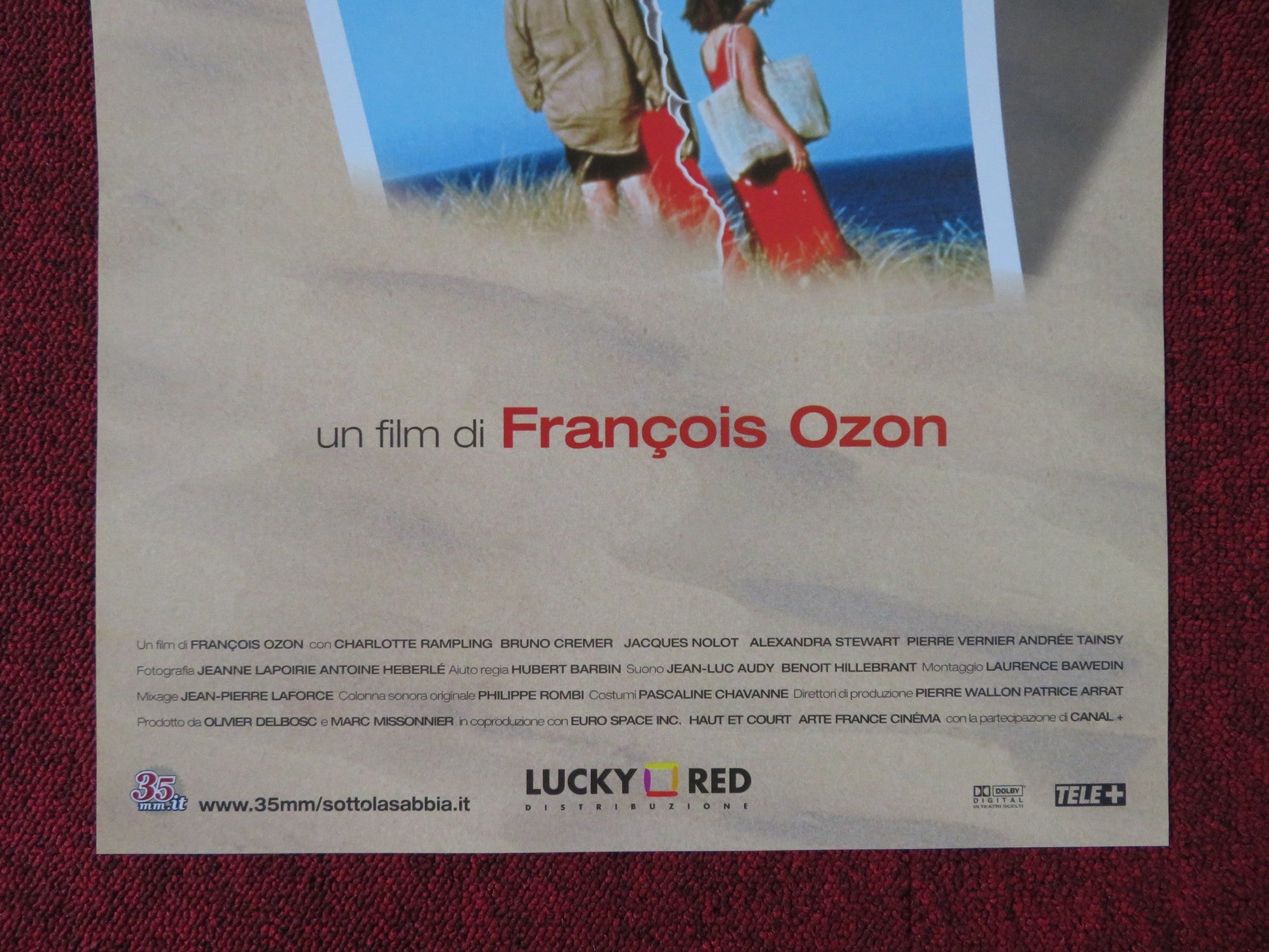 UNDER THE SAND ITALIAN LOCANDINA POSTER CHARLOTTE RAMPLING JACQUES NOLOT 2000 Rendezvous Cinema Movie posters