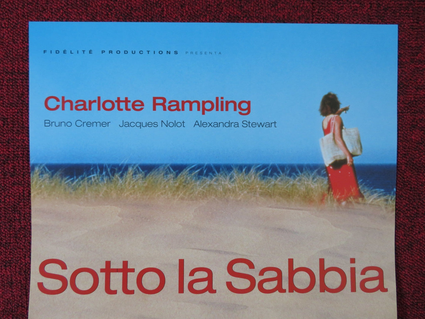 UNDER THE SAND ITALIAN LOCANDINA POSTER CHARLOTTE RAMPLING JACQUES NOLOT 2000 Rendezvous Cinema Movie posters