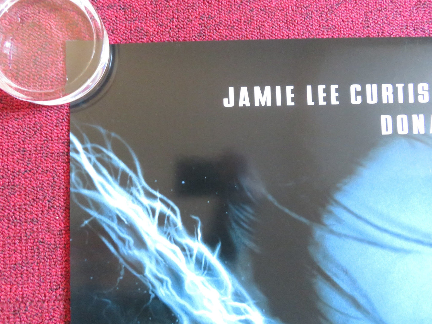 VIRUS - b US ONE SHEET ROLLED POSTER JAMIE LEE CURTIS WILLIAM BALDWIN 1999 Rendezvous Cinema Movie posters