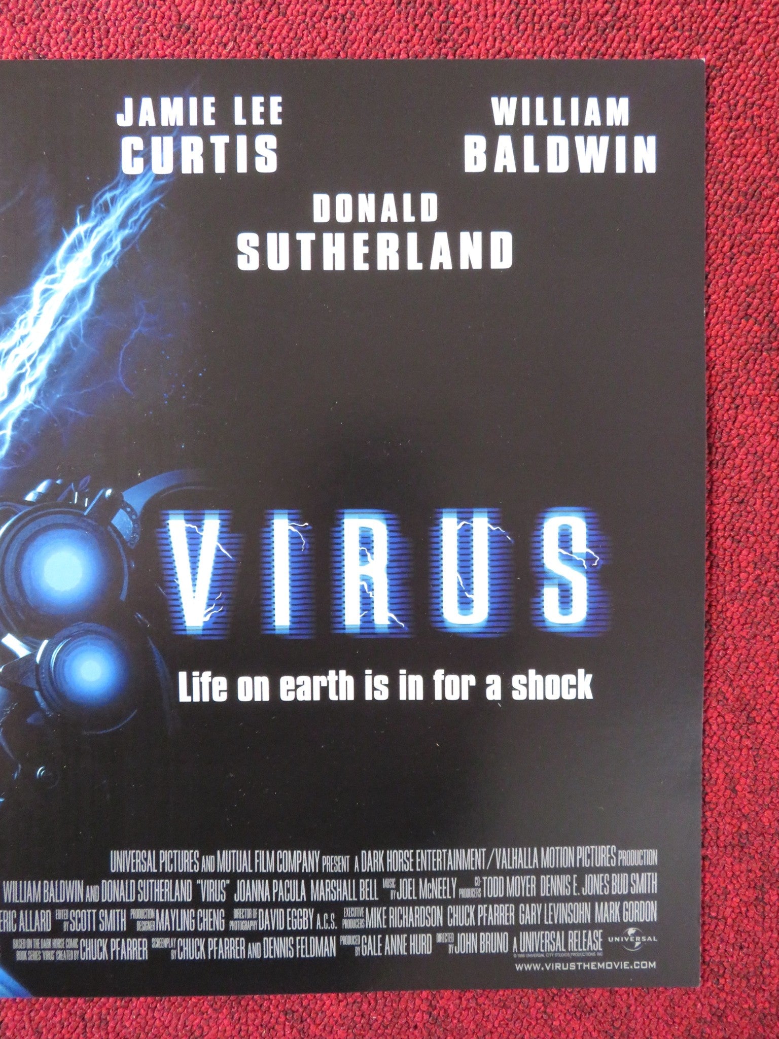 VIRUS UK MINI QUAD POSTER JAMIE LEE CURTIS BALDWIN SUTHERLAND 1999 Rendezvous Cinema Movie posters