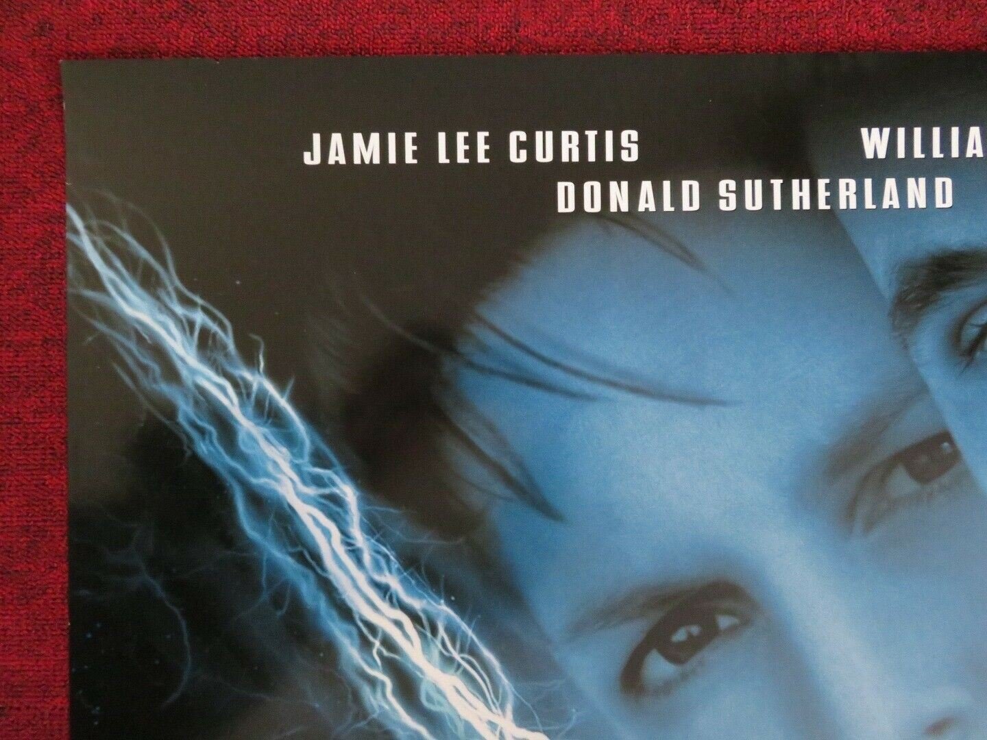 VIRUS US ONE SHEET ROLLED POSTER JAMIE LEE CURTIS DONALD SUTHERLAND 1999 Movie posters