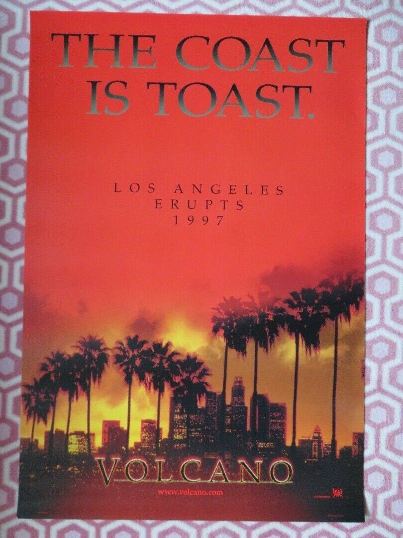 VOLCANO US ONE SHEET ROLLED POSTER VERSION A 1997 TOMMY LEE JONES Rendezvous Cinema Movie posters