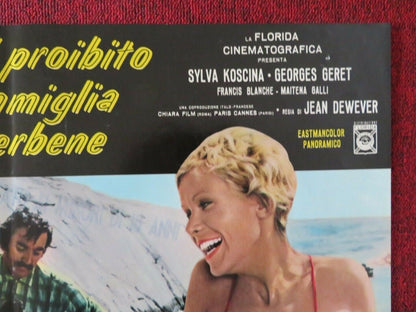 WEEK END PROIBITO DI UNA FAMIGLIA QUASI PERBENE - A ITALIAN FOTOBUSTA POSTER - Rendezvous Cinema
