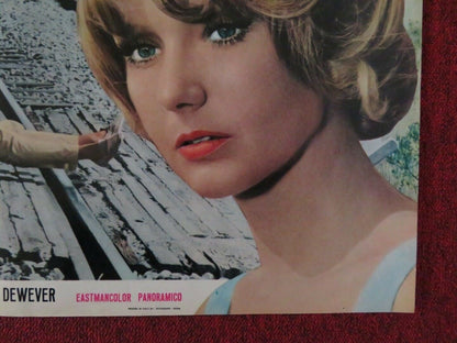 WEEK END PROIBITO DI UNA FAMIGLIA QUASI PERBENE - D ITALIAN FOTOBUSTA POSTER - Rendezvous Cinema