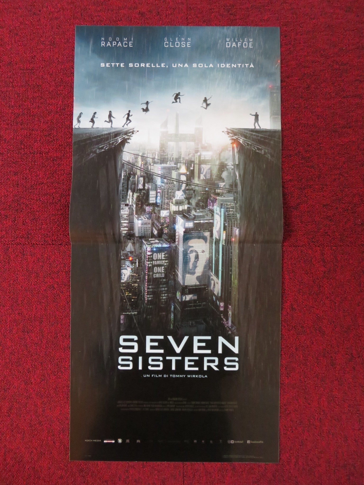 WHAT HAPPENED TO MONDAY ITALIAN LOCANDINA POSTER NOOMI RAPACE GLENN CLOSE 2017 Rendezvous Cinema Movie posters