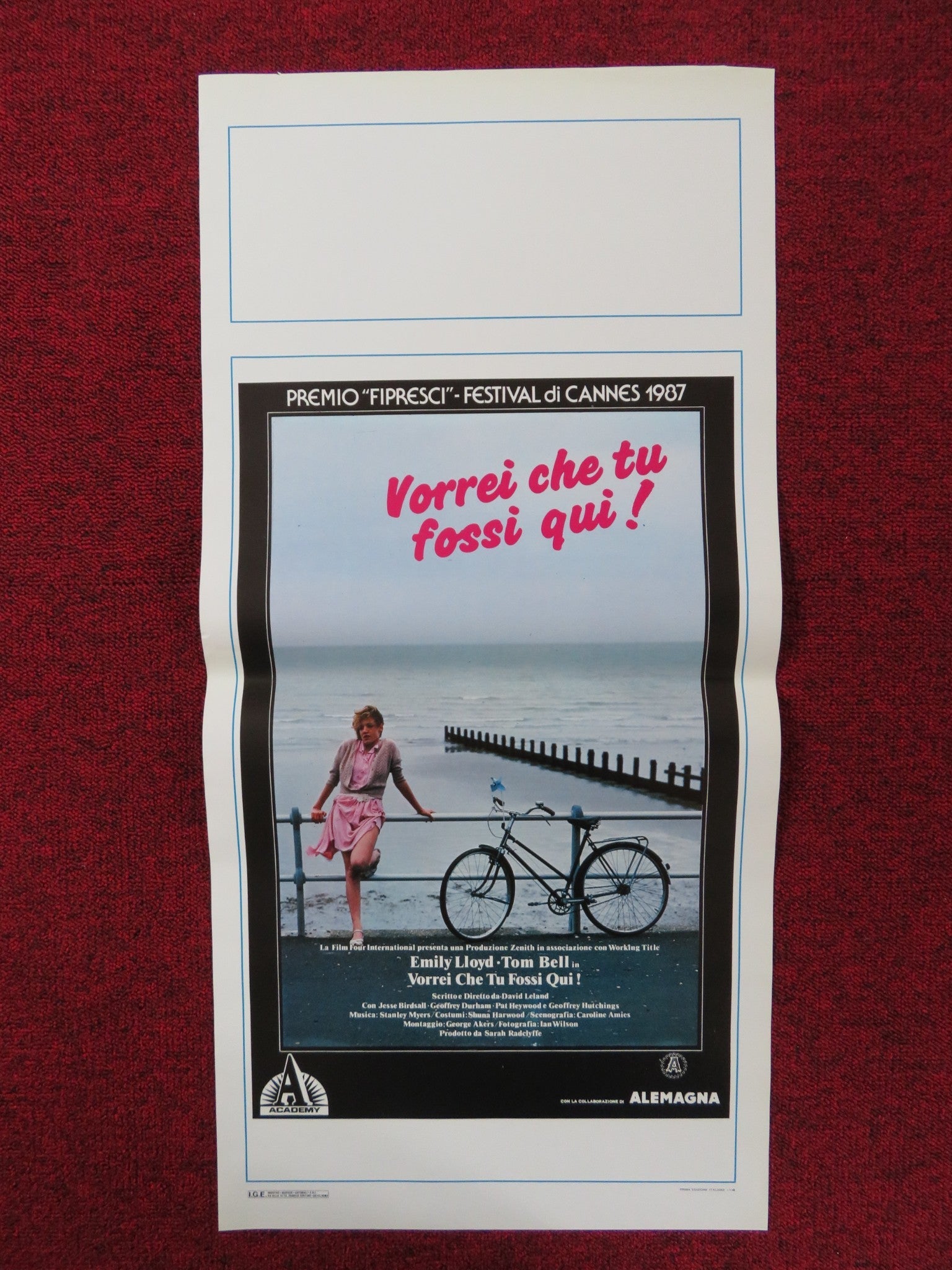 WISH YOU WERE HERE ITALIAN LOCANDINA POSTER DAVID LELAND EMILY LLOYD 1988 Rendezvous Cinema Movie posters