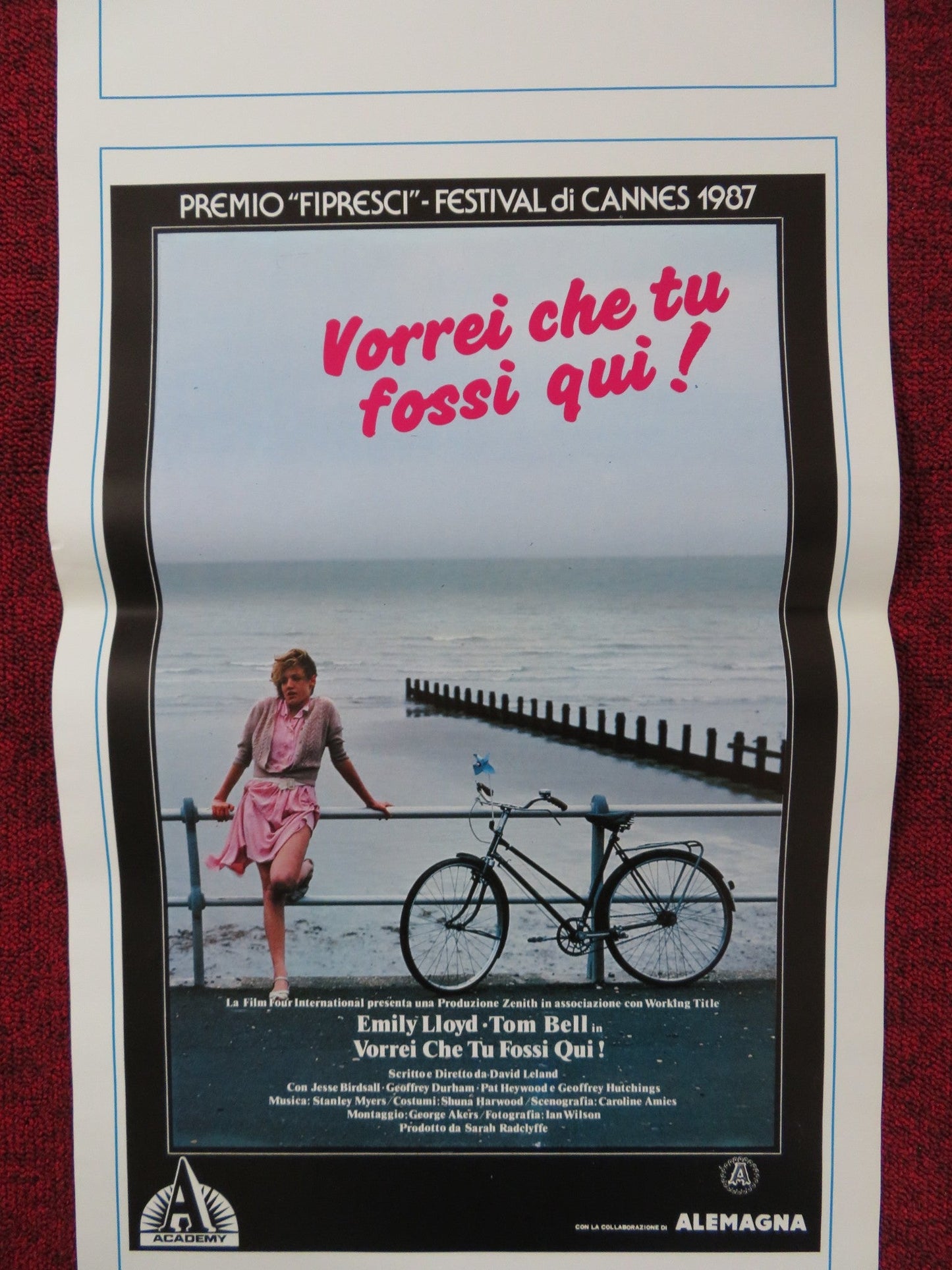 WISH YOU WERE HERE ITALIAN LOCANDINA POSTER DAVID LELAND EMILY LLOYD 1988 Rendezvous Cinema Movie posters